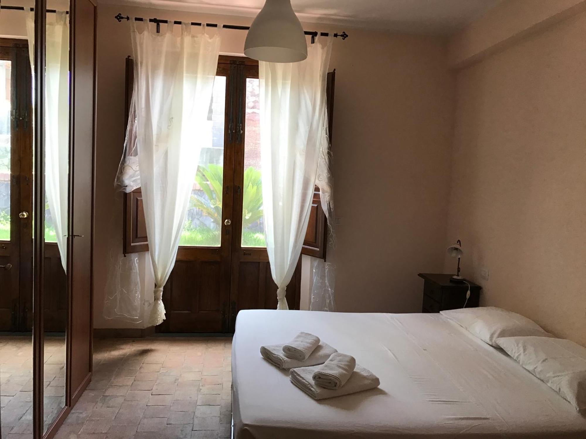 Villa Del Nespolo Фьюмефреддо-ди-Сицилия Номер фото