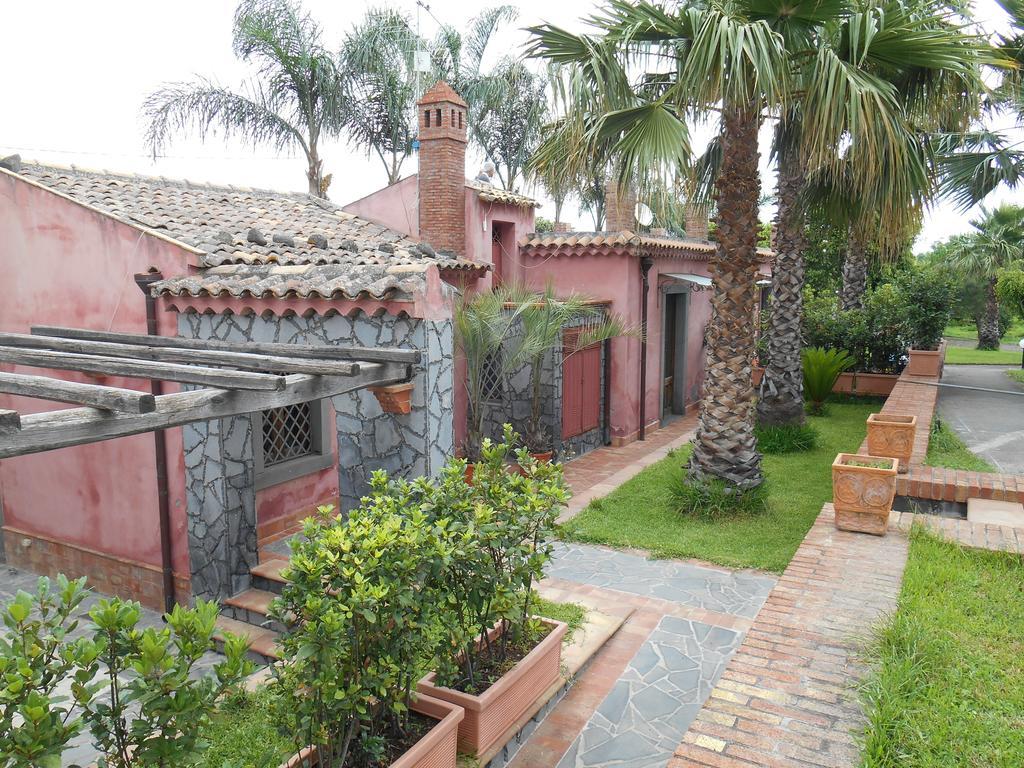 Villa Del Nespolo Фьюмефреддо-ди-Сицилия Номер фото
