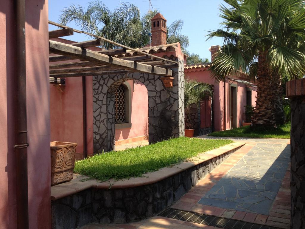 Villa Del Nespolo Фьюмефреддо-ди-Сицилия Экстерьер фото